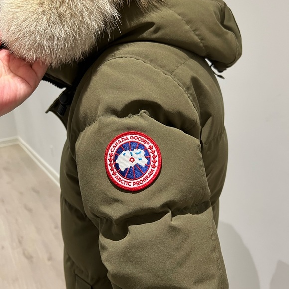 Carson Parka Canada Goose. Size M - Picture 3 of 7